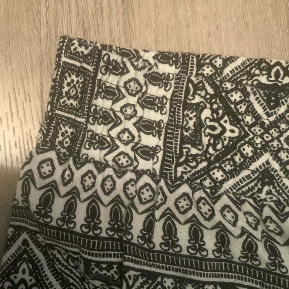 💗3/$15 💗 Violet Ruby Size Medium Soft Casual Pants - Picture 3 of 3